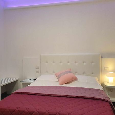 Fantasia B&B Apartament Studio 펠라로 객실 사진
